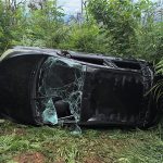 Veículo cai em ribanceira na Serra da Conquistinha