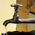 Parada no sistema Rio Manso deixa bairros de Brumadinho sem água neste domingo