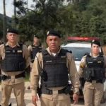 PM orienta foliões sobre segurança durante o Carnaval em Brumadinho