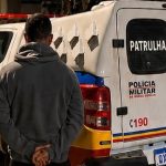Mandado judicial é cumprido pela PM durante atuação em Casa Branca