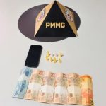Operação da PM resulta em prisão por suspeita de tráfico em Brumadinho